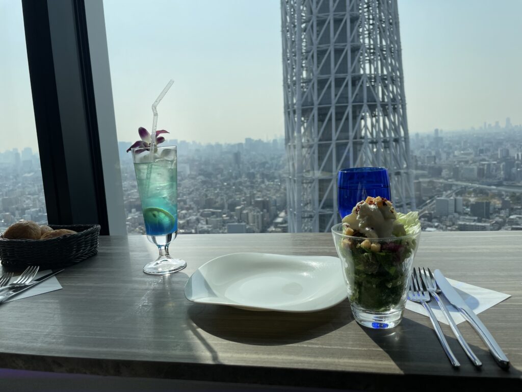 目の前がスカイツリーのレストラン