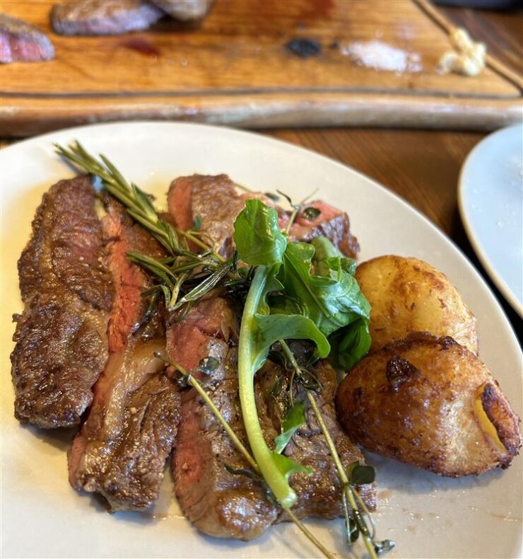 お肉料理のイメージ