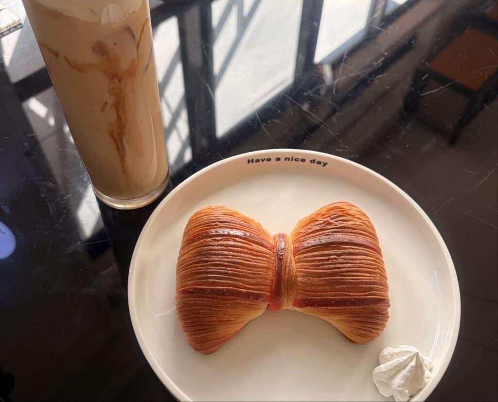 柏市のI`ve cafeの人気リボンパンの写真